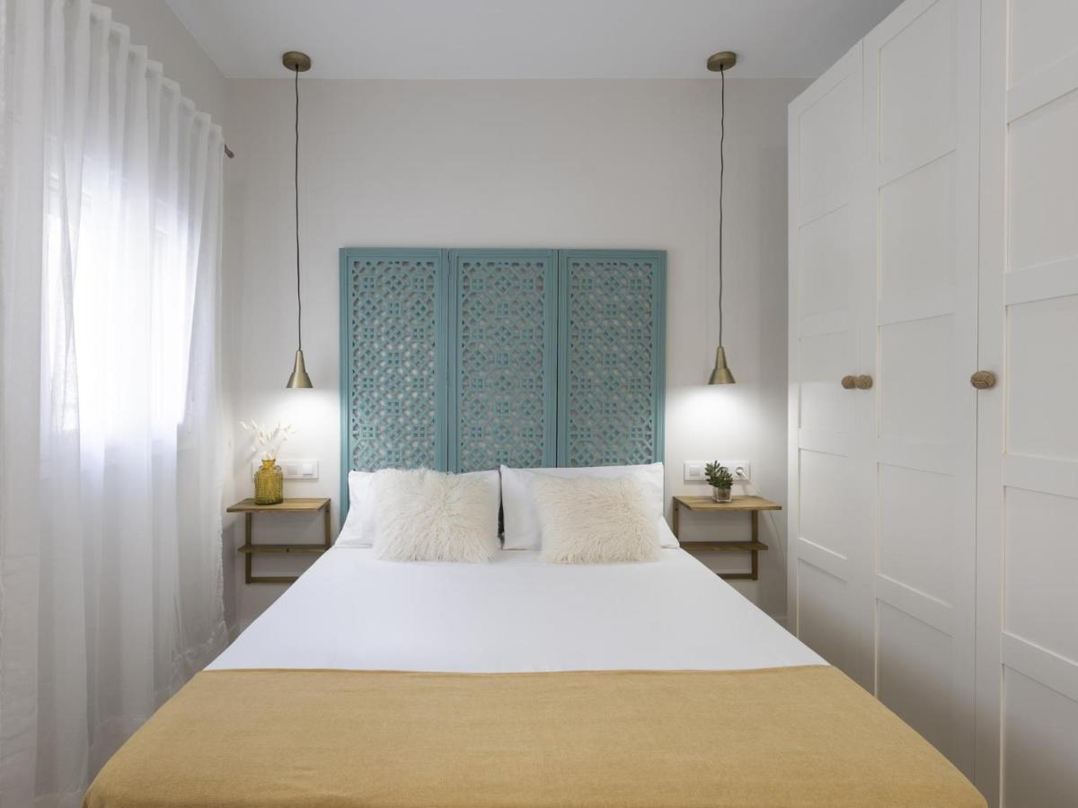 Beautiful Blue Triana Apartment Seville Ngoại thất bức ảnh