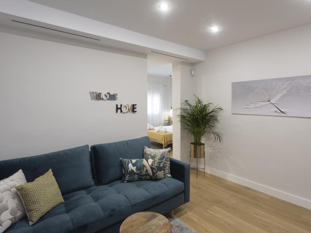 Beautiful Blue Triana Apartment Seville Ngoại thất bức ảnh