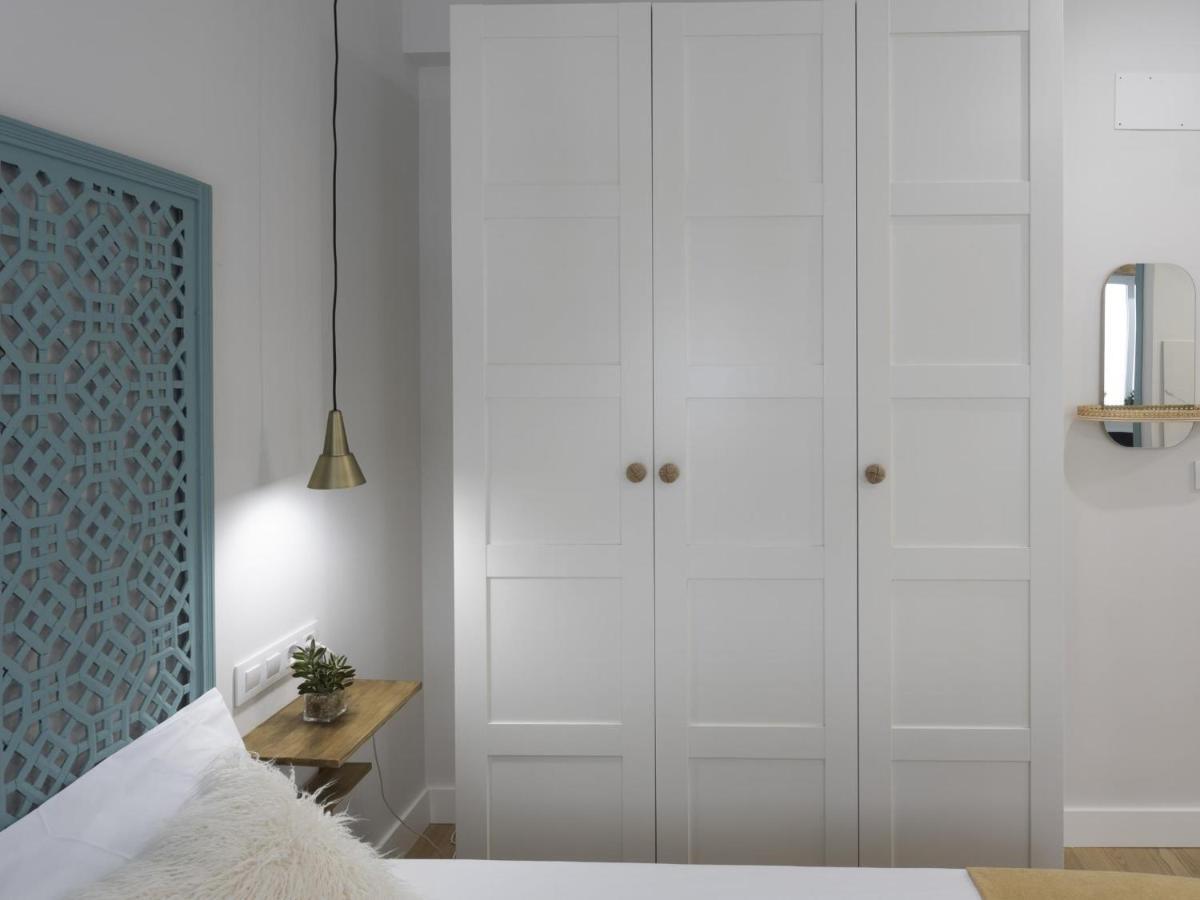 Beautiful Blue Triana Apartment Seville Ngoại thất bức ảnh